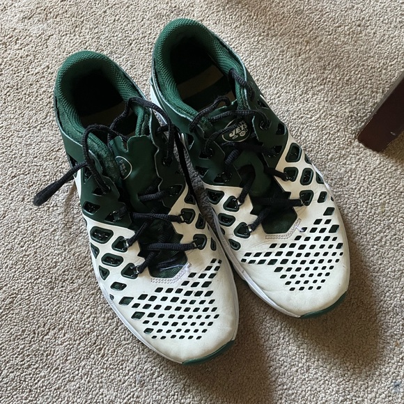 Green Jets Nike Runners - Picture 1 of 3